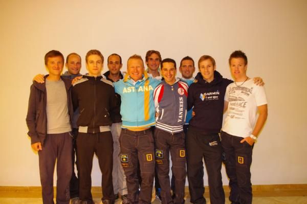 Alexandre Vinokourov (centre) with some of his 2011 teammates