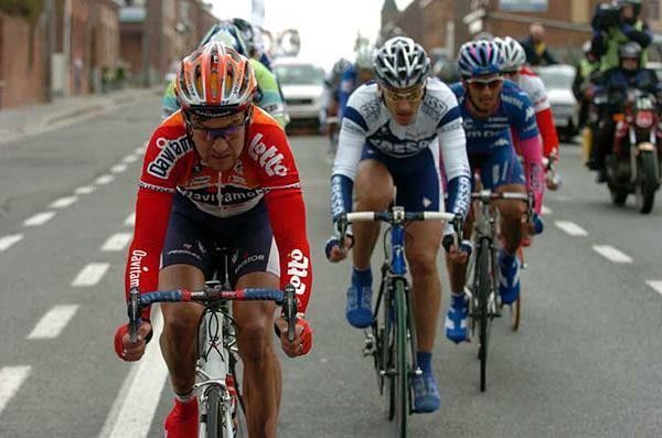 Nico Mattan (Davitamon-Lotto) driving the break