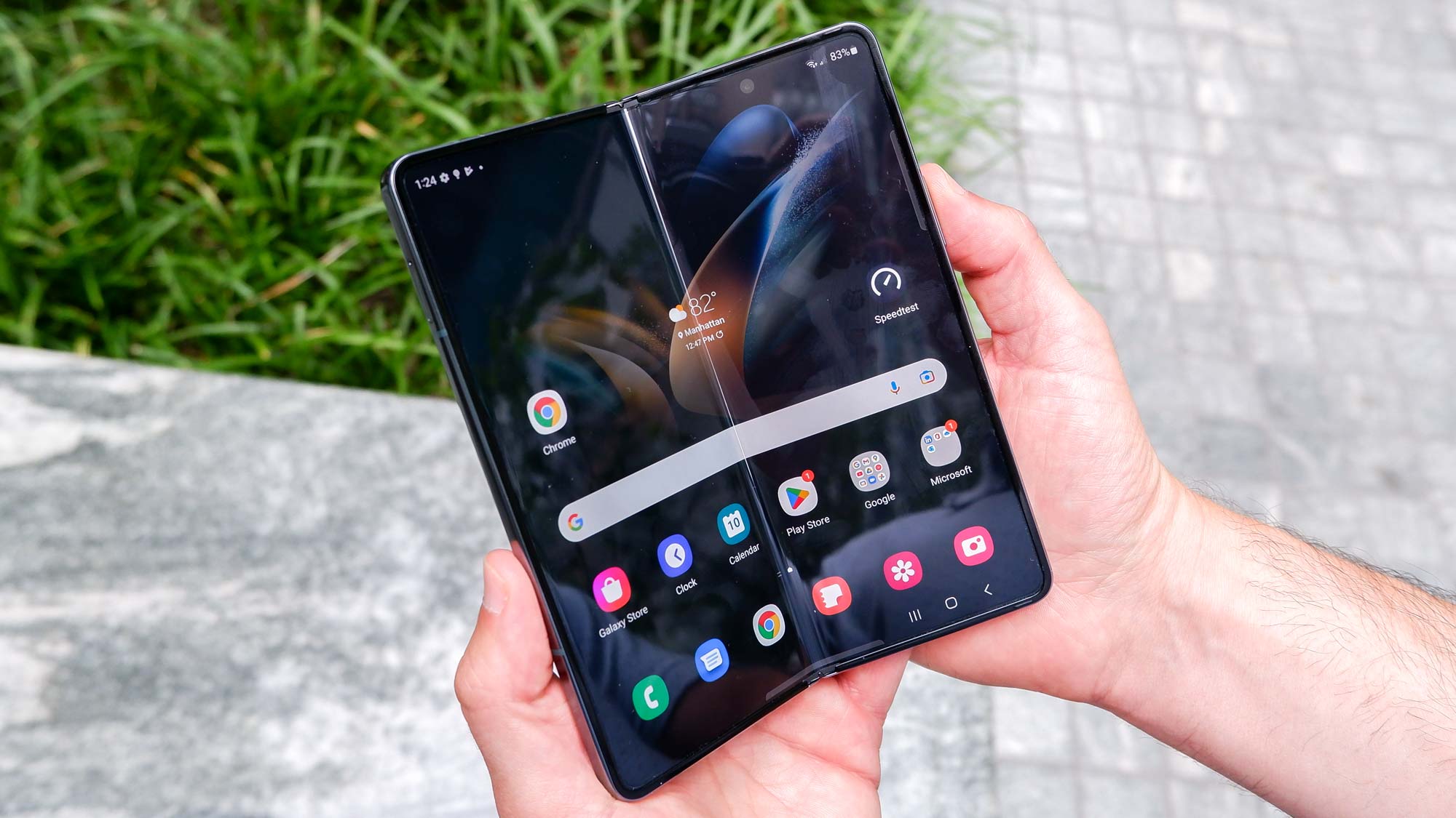 Samsung's Galaxy Z Fold 4 is a high-priced ticket to productivity bliss