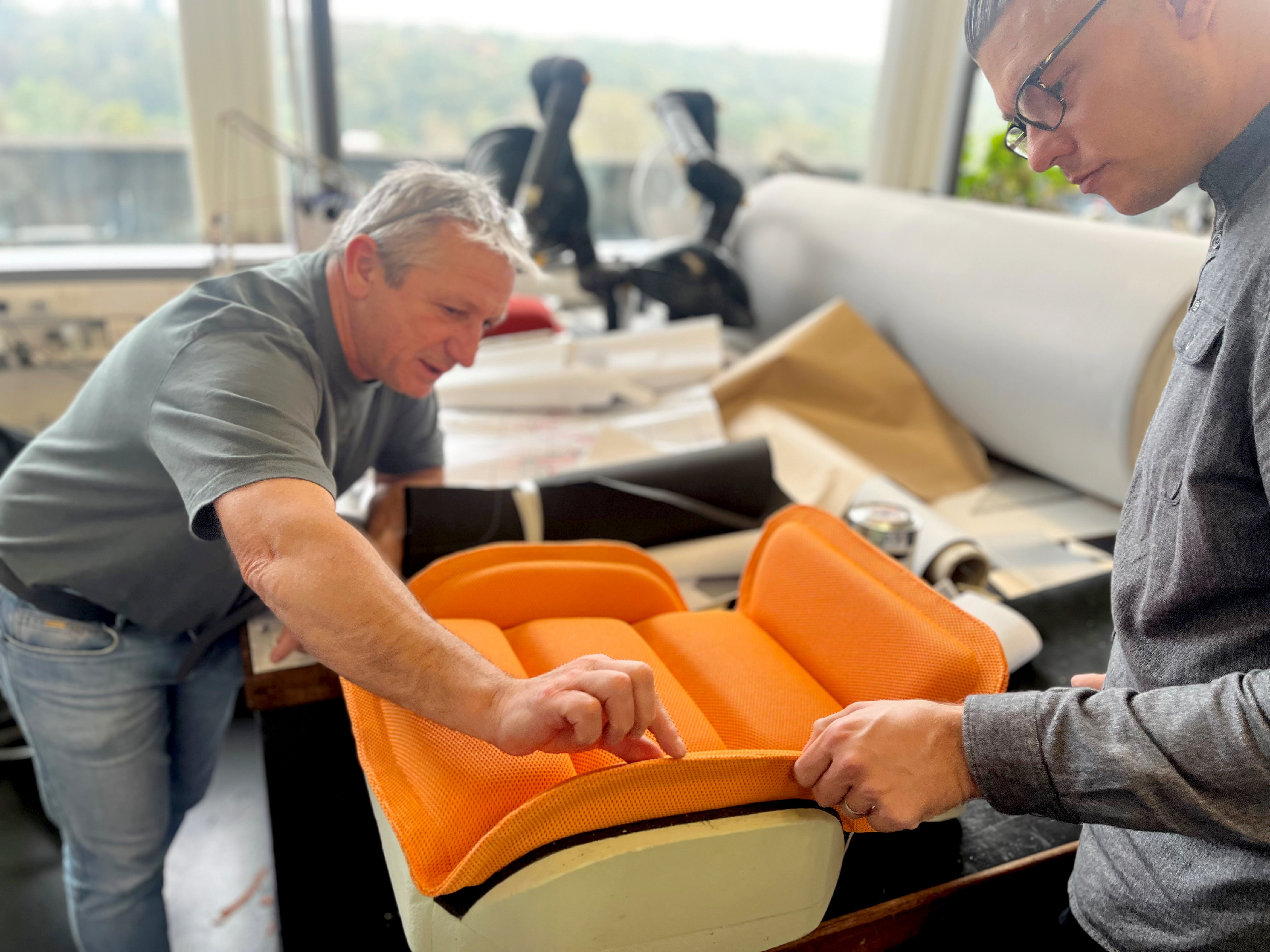 Shaping the seat components of the ELO