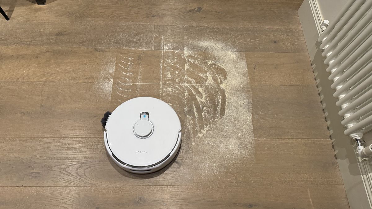 testing the Narwal Freo Z Ultra for mopping and vacuuming skills