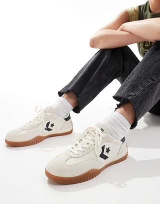 Converse Run Star Trainers in Egret