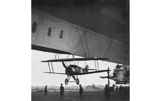 Airships at war - airships as aircraft carriers