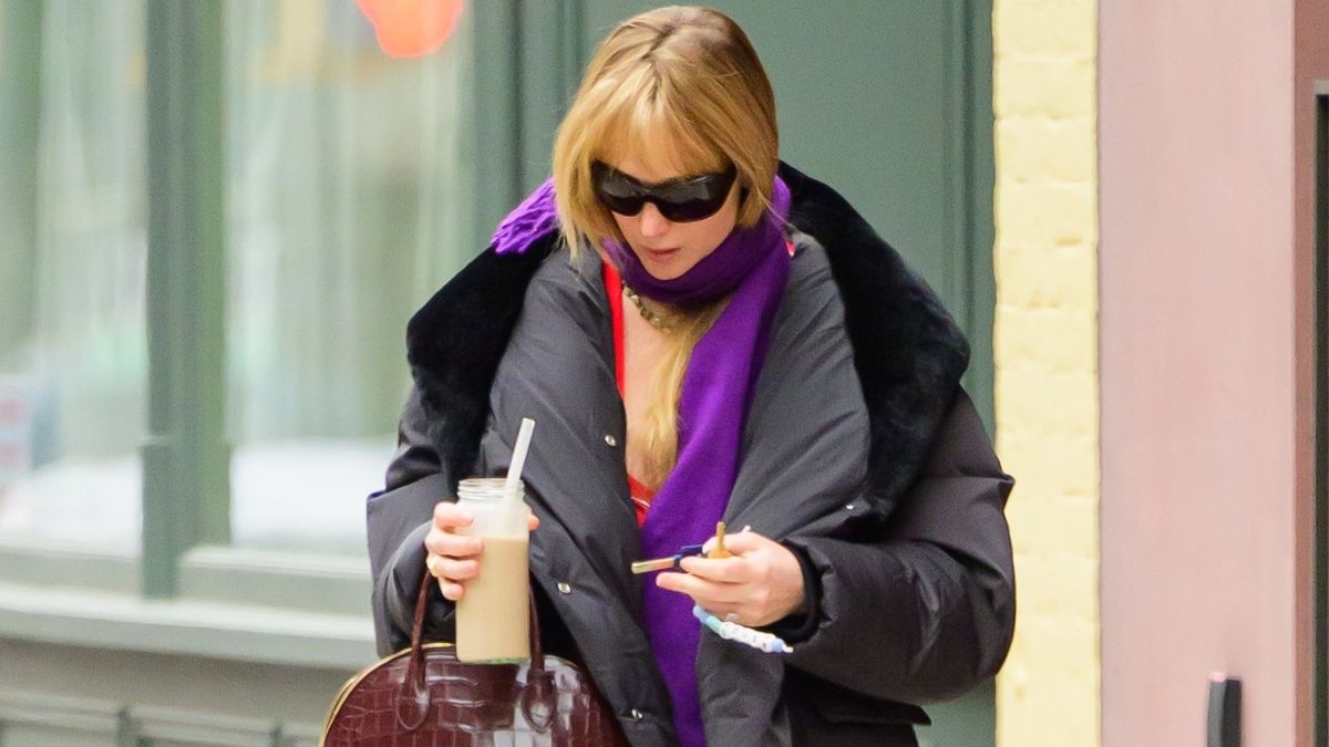 It Took Until 2026, But We Finally Found a Chic, Non-Black Pant Color to Wear With Chestnut Uggs