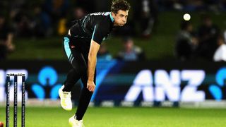 Tim Southee bowls ahead of the England vs New Zealand live stream