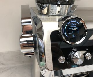 De'Longhi La Specialista Maestro Espresso Machine controls