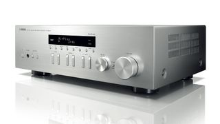 Stereo Receiver: Yamaha R-N303D