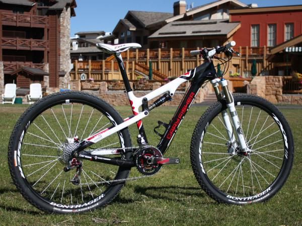 The Superfly 100 is not only Gary Fisher's lightest 29er to date; it's also the company's lightest-ever mountain bike frame period.