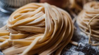 Wholegrain brown pasta, one of the best foods to eat if you're dieting but not losing weight