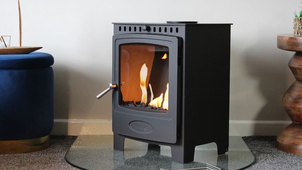 A black Arada bioethanol stove