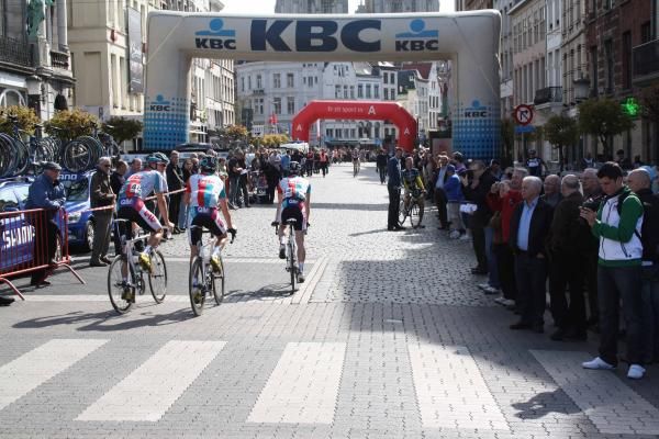 Omega Pharma-Lotto ride to the start in Antwerp.