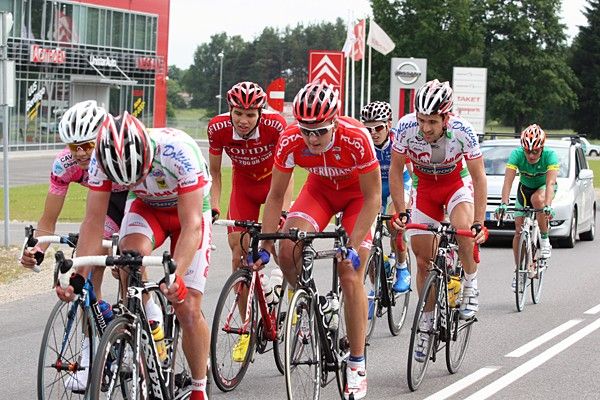 Cofidis rider Rein Taaramae (c) controls proceedings at the front of the race.