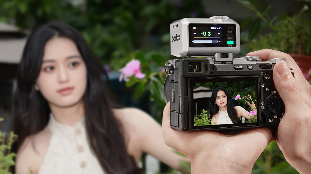The Godox iT30 Pro compact flash