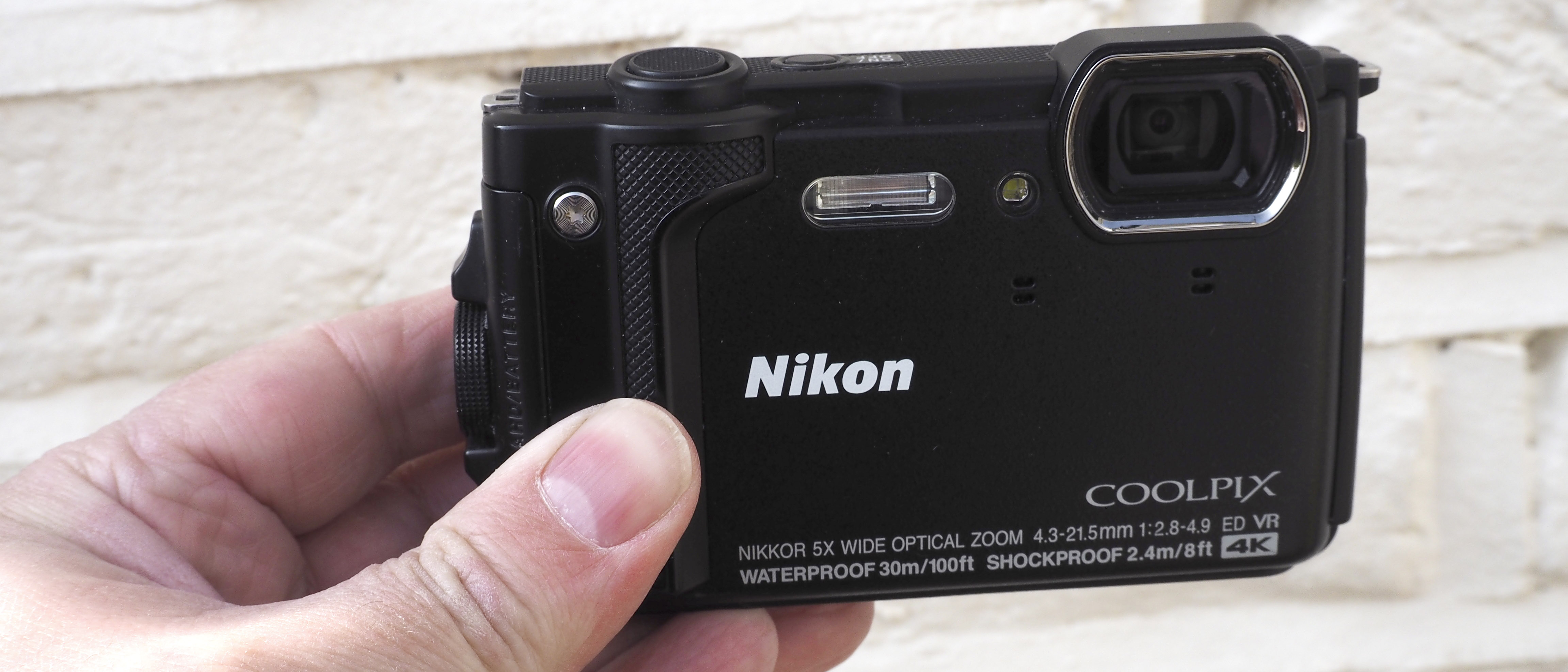 Nikon COOLPIX W300 BK SDカード 保護フィルム付 美品 - デジタルカメラ