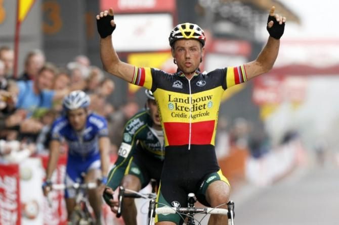 Belgian champion Sven Nys takes the victory at the Grand Prix de la R&eacute;gion Wallonne in Dottignies, Belgium on October 11, 2008