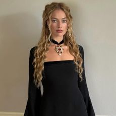 Margot Robbie with blonde hair trends for spring 