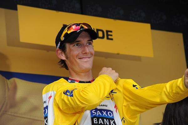 Andy Schleck (Saxo Bank) dons yellow in Mende.