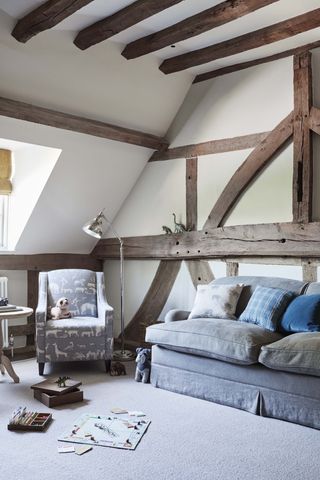 Neutral family room with beams