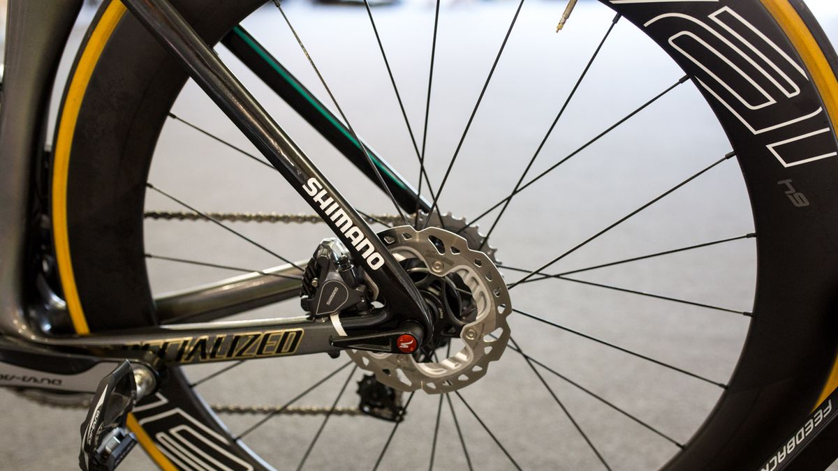 140mm rotors on the rear wheel for the World Champion