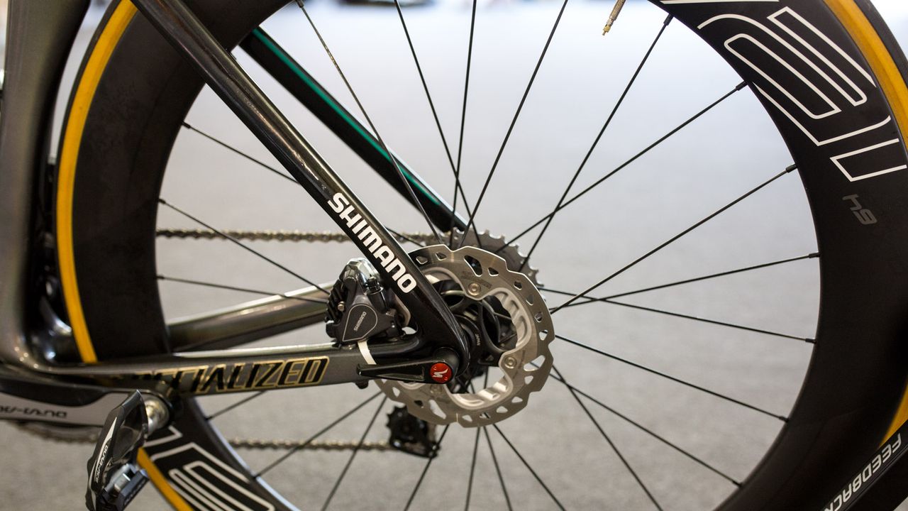 140mm rotors on the rear wheel for the World Champion