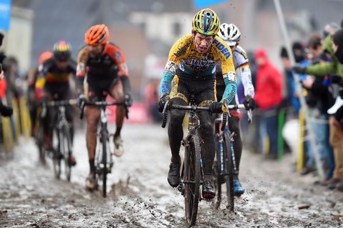 Tom Meeusen leads through the mud at Bpost Bank Trofee Azencross.