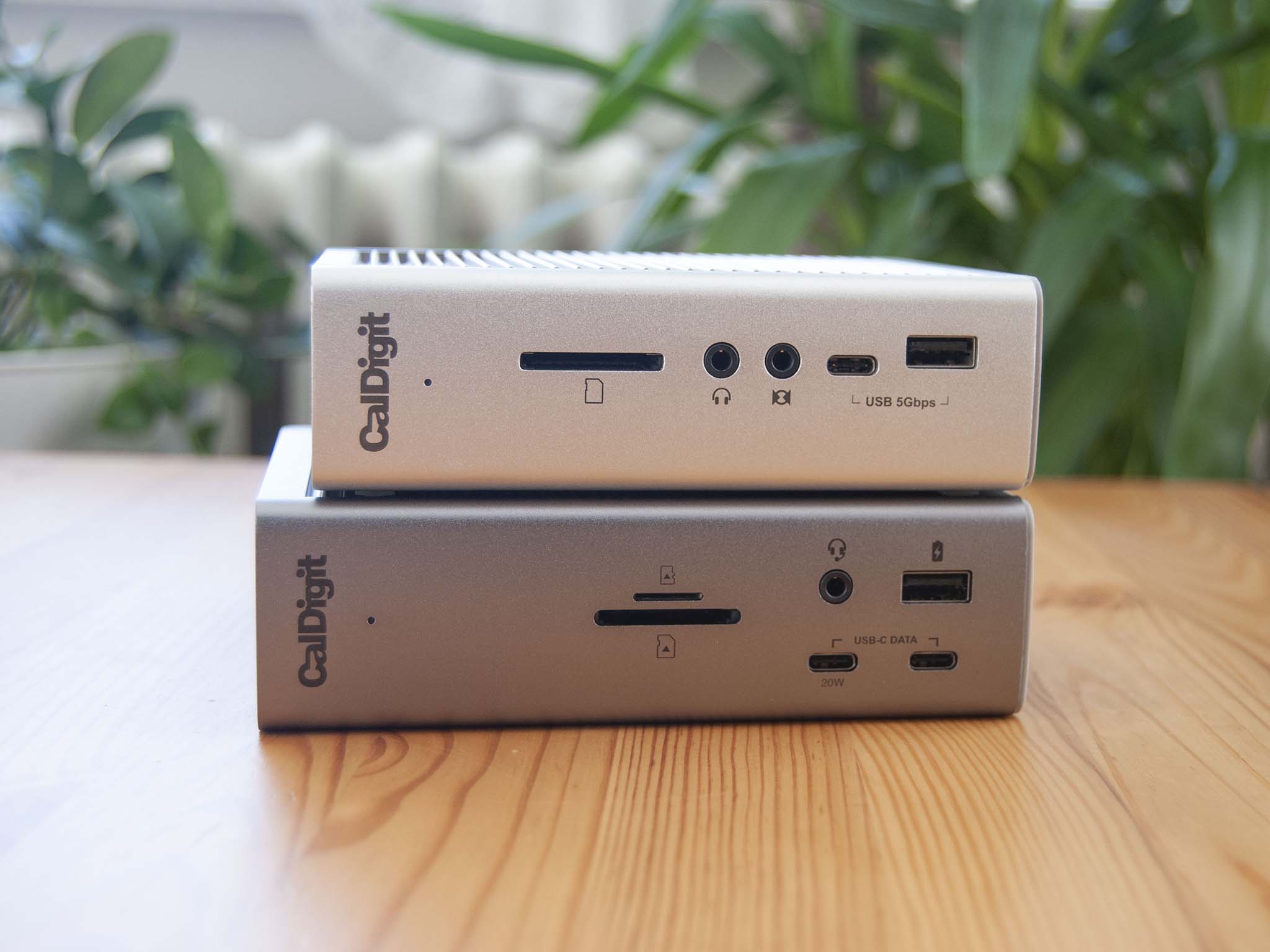 CalDigit Thunderbolt 3 Mini Dock - Apple (UK)