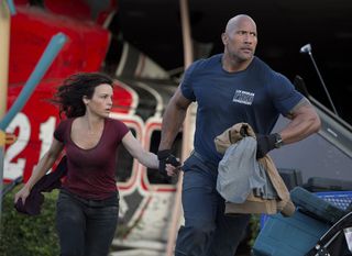 San Andreas - Carla Gugino & Dwayne Johnson