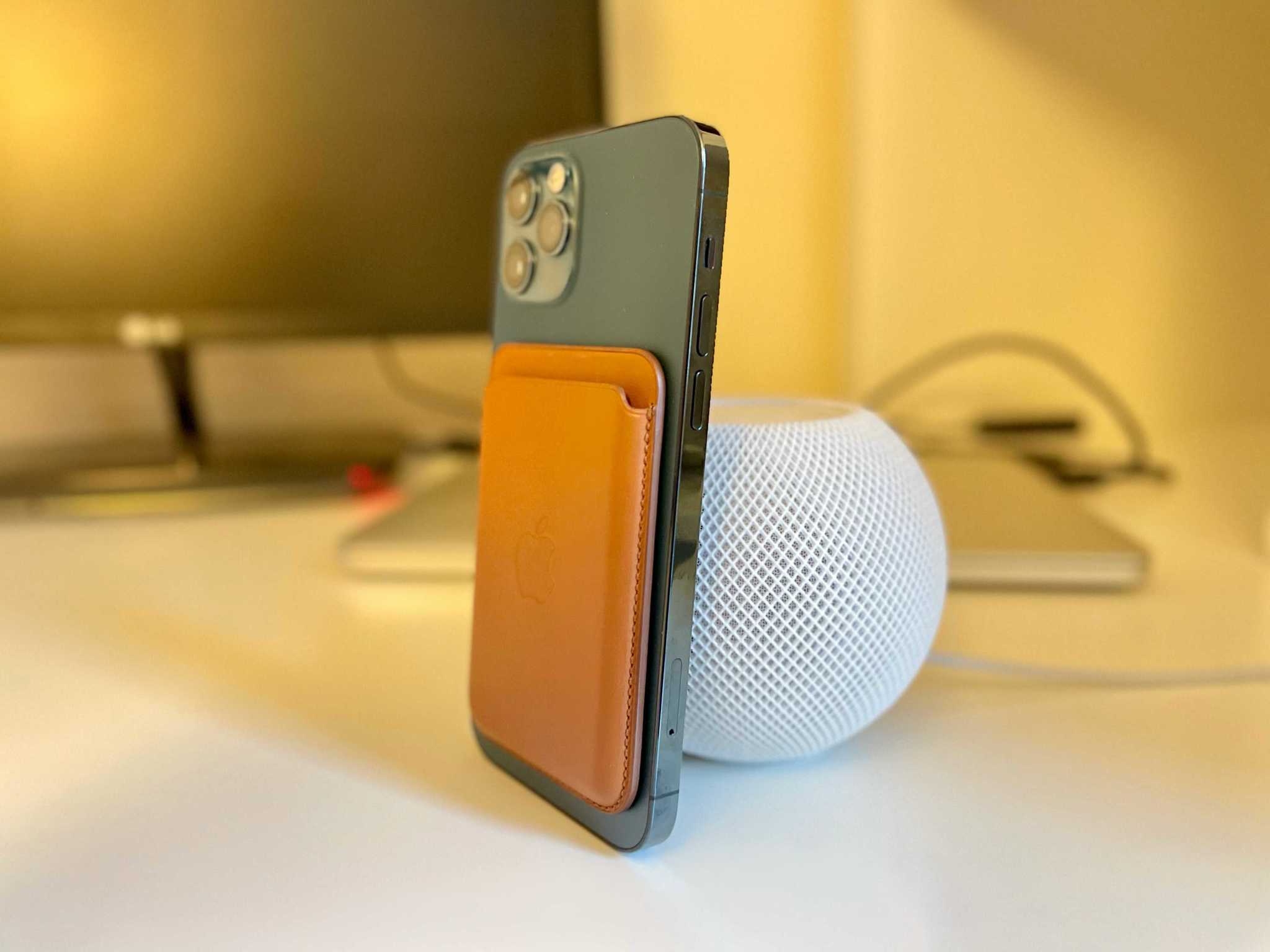Magsafe Silicone Case & Magsafe Wallet - 1 Month Review