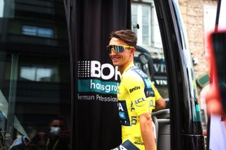 Jai Hindley at the start of stage 6 of the Tour de France