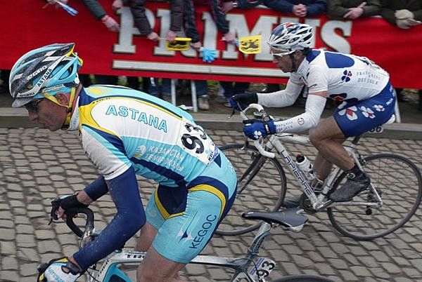 Serguei Ivanov (Astana) riding with Christophe Mengin (Fran&ccedil;aise des Jeux).
