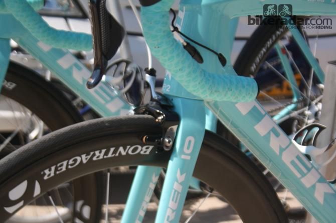 The Trek&rsquo;s tapered E2 headtube and fork configuration is prominent in the Project One generated colour scheme