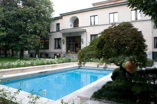 Casa Villa Necchi pool view