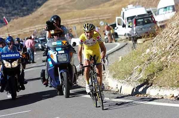 Piepoli attacked but couldn't lose Menchov.