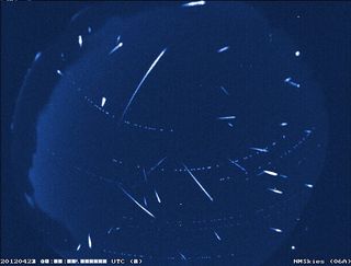 Lyrid and non-Lyrid meteors