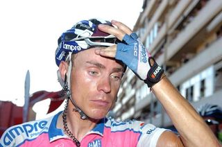 Damiano Cunego (Lampre) feels the affects of the scorching Spanish heat.