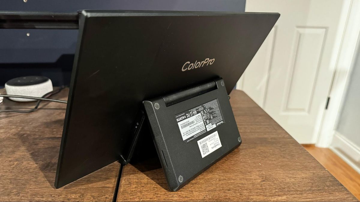 ViewSonic ColorPro VP16-OLED portable monitor review: Standing above ...