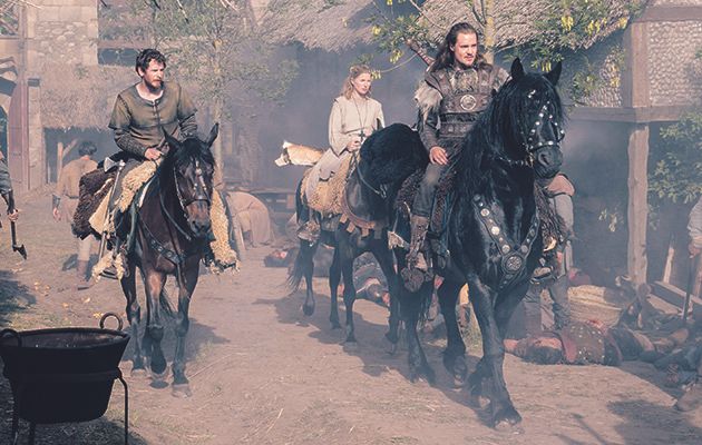 Ladies’ man Uhtred (Alexander Dreymon) is on the lookout for his latest conquest, ‘showing off his feathers’ with a spot of combat training while King Guthred’s sister Gisela looks on admiringly.