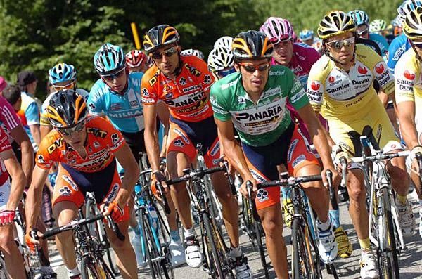 Laverde stays close to his team-mates.