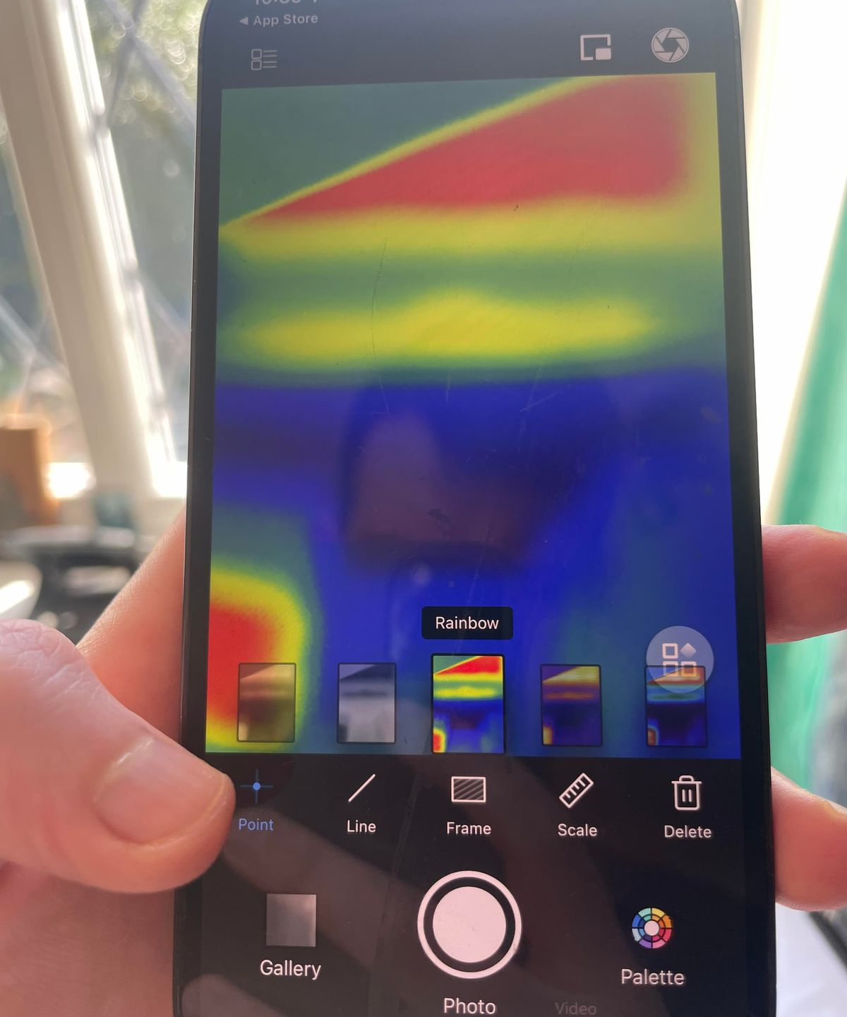 The settings shown on a thermal camera saying 'Rainbow'