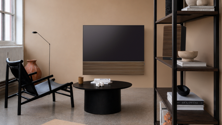 Lifestyle photos of the Canvas BACCH 3D with Silverback speakers from System Audio
