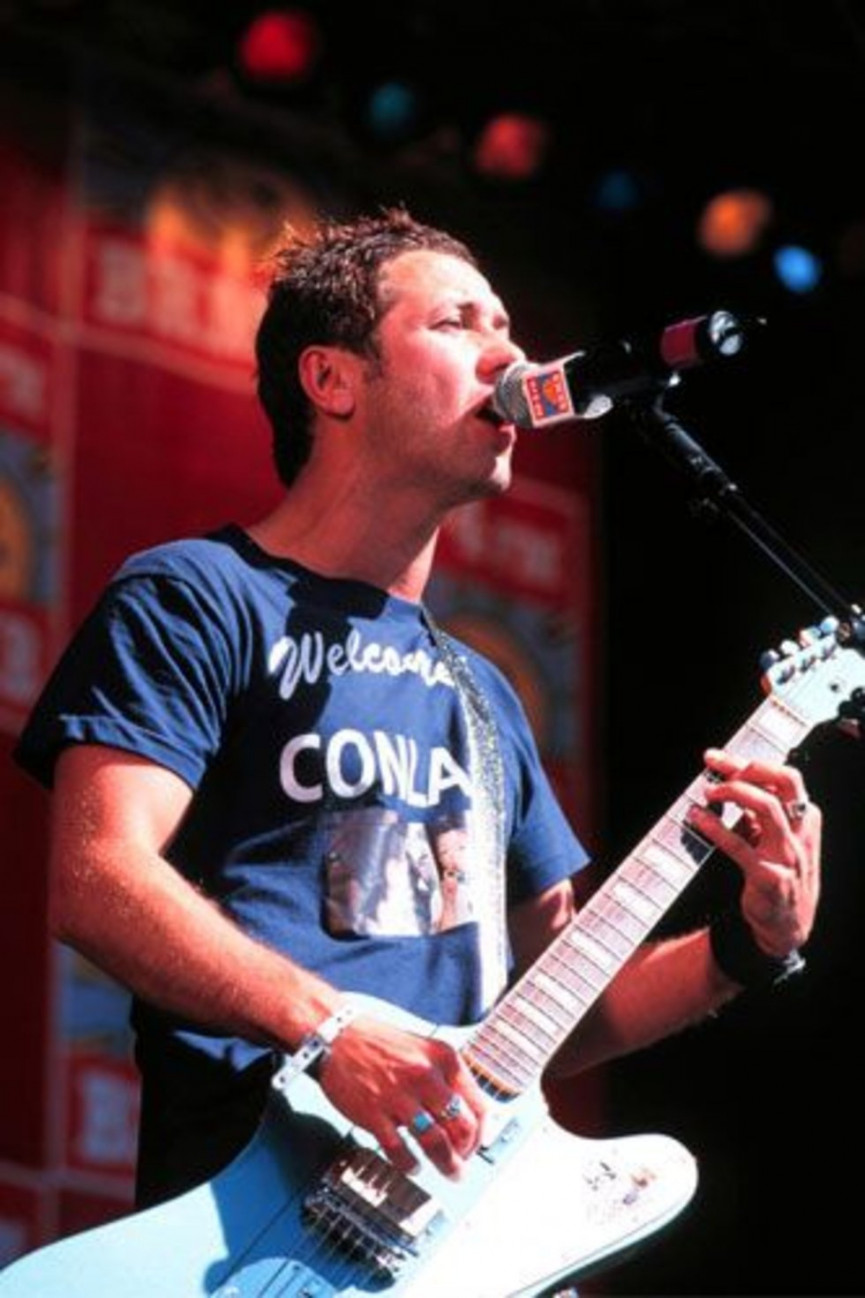 the-worst-rhyming-couplets-in-songs-20-1556678693-V7tQ-column-width-inline