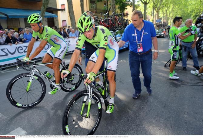 Elia Viviani (Cannondale) gets back on his bike after the crash