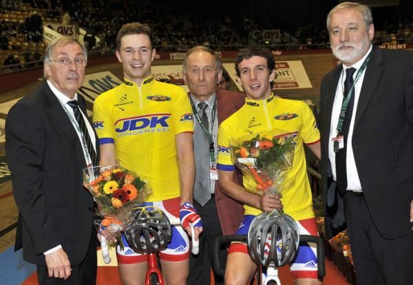 Simon Yates and Owain Doull in the UIV race