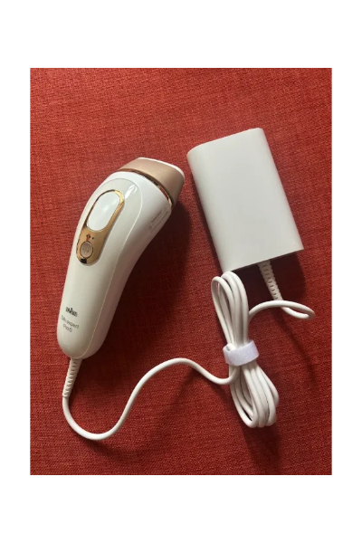 Fashion E-Commerce Editor Julia Marzovilla tests the Braun Silk Expert Pro 5 IPL