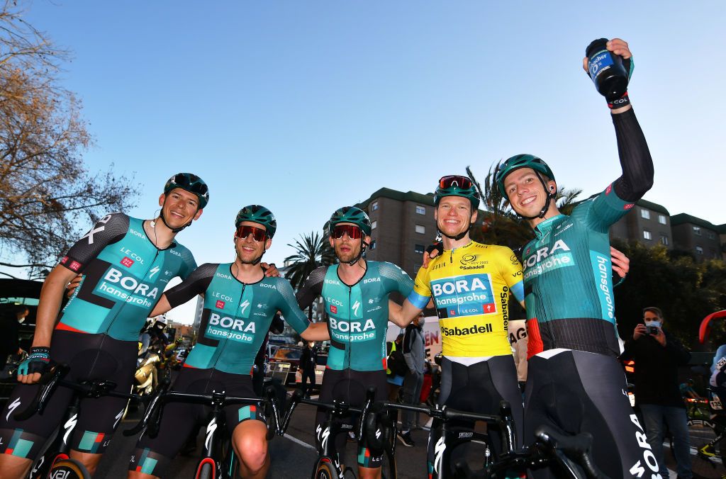VALENCIA SPAIN FEBRUARY 06 Patrick Gamper of Austria Jonas Koch of Germany Ide Schelling of Netherlands Aleksander Vlasov of Russia yellow leader jersey Ben Zwiehoff of Germany and Teamm Bora Hansgrohe during the 73rd Volta A La Comunitat Valenciana 2022 Stage 5 a 92km stage from Paterna to Valencia VCV2022 on February 06 2022 in Valencia Spain Photo by Dario BelingheriGetty Images
