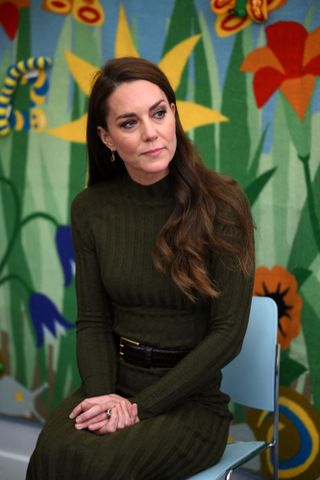 Kate Middleton wears Mango dress at Colham Manor Children's Centre in Hillingdon with the Maternal Mental Health Alliance on November 9, 2022.