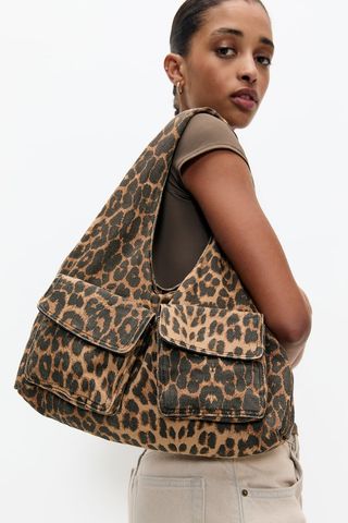 Pull & Bear Leopard print shoulder bag