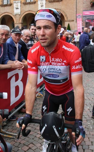 Cavendish rides to the start of stage 13 on his special 100 career victory Specialized Venge