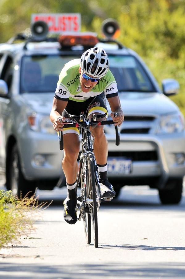 Richard Lang (Budget Forklifts) digs deep in the time trial but doesn't manage to hang on for the overall victory.