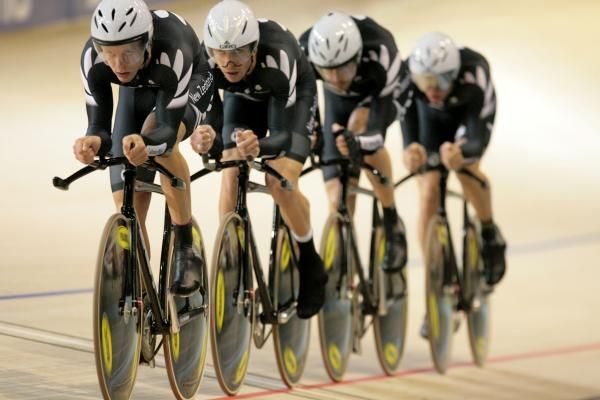 New Zealand on the way to the bronze medal in the men's 4,000m team pursuit.